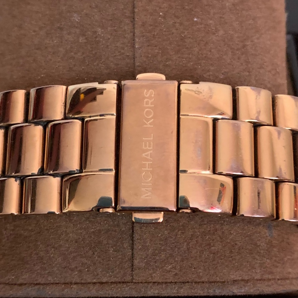 Michael Kors Watch - Picture 14 of 14